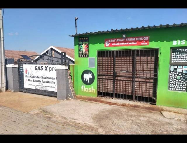 2 BEDROOM HOUSE FOR SALE IN LENASIA SOUTH